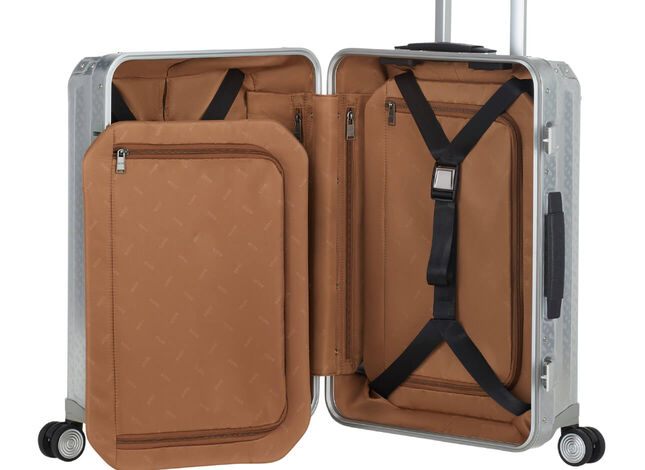 UMFANGREICHES INTERIEUR 