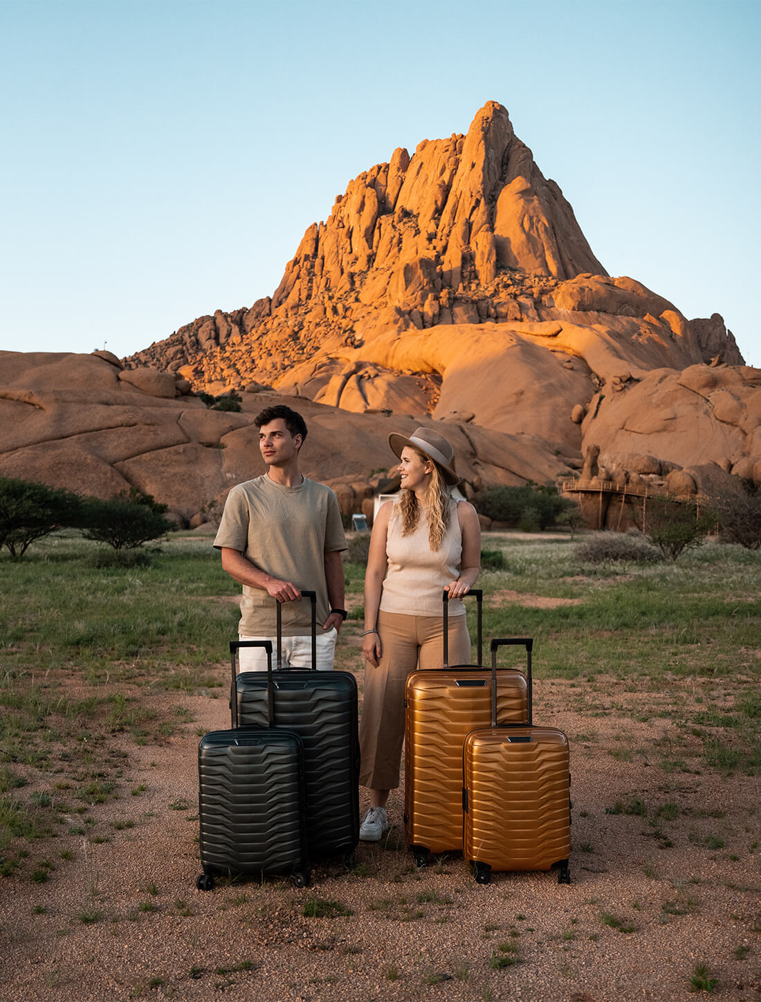 Samsonite RÉVEILLEZ VOTRE ÂME DE VOYAGEUR RÉVEILLEZ VOTRE ÂME DE VOYAGEUR